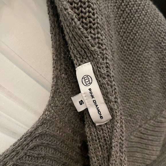 LF Twisted-Back Sweater - Picture 2 of 3